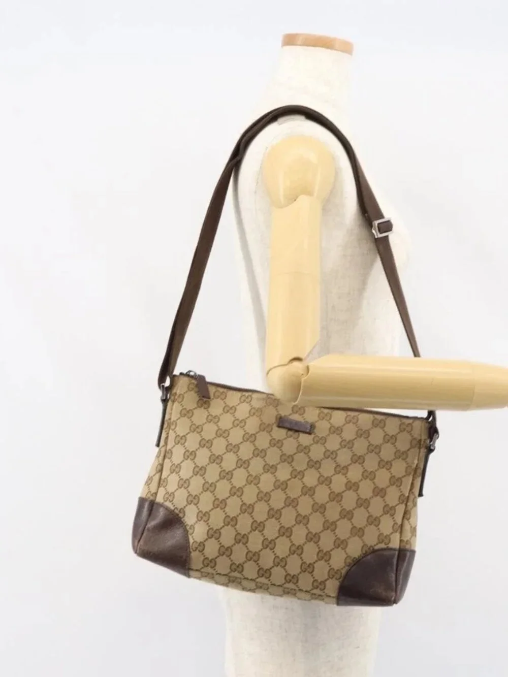 GUCCI GG Canvas Shoulder Bag Beige Silver 114273 Auth 157746